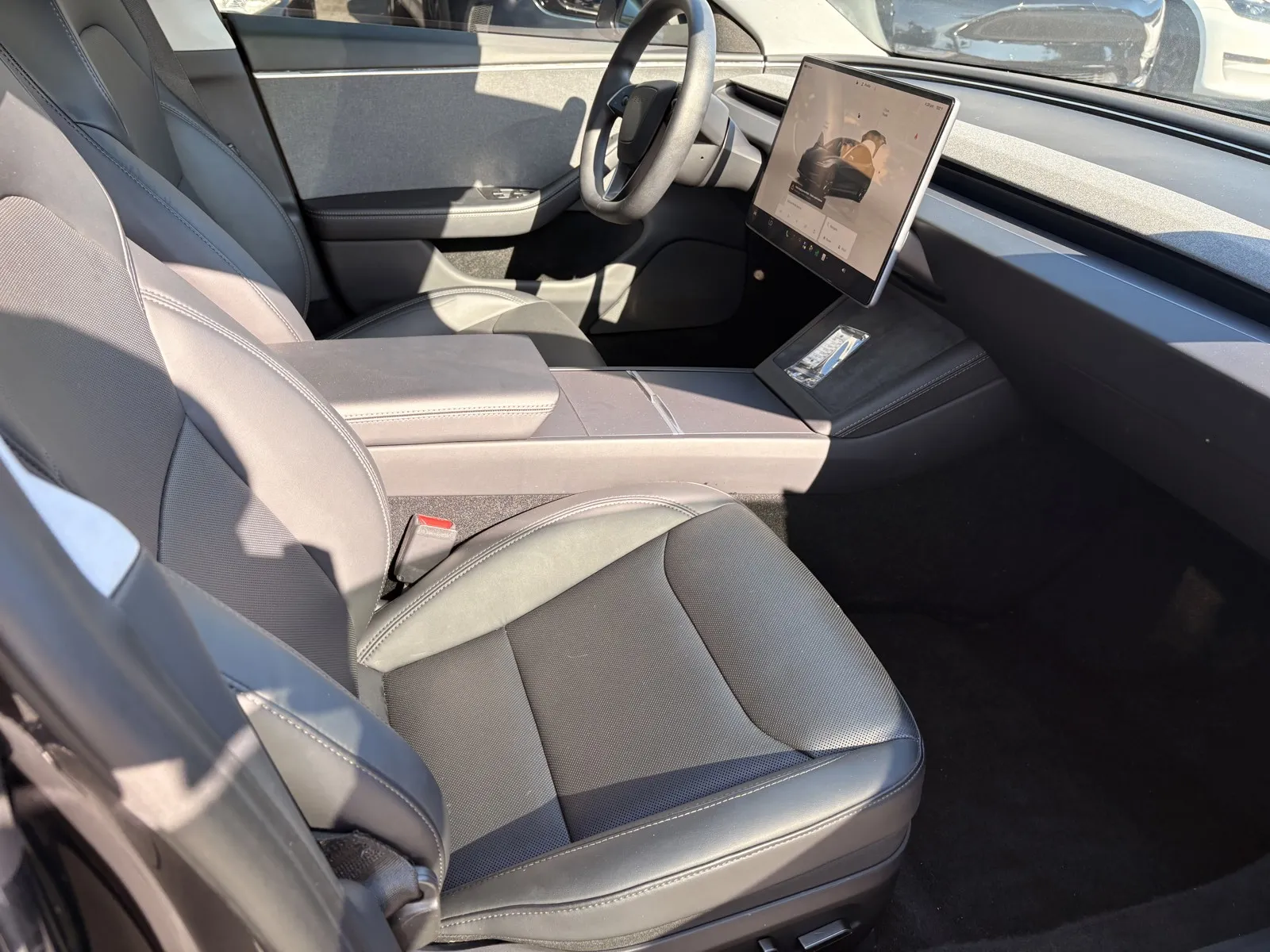 Tesla Model 3 photo 6
