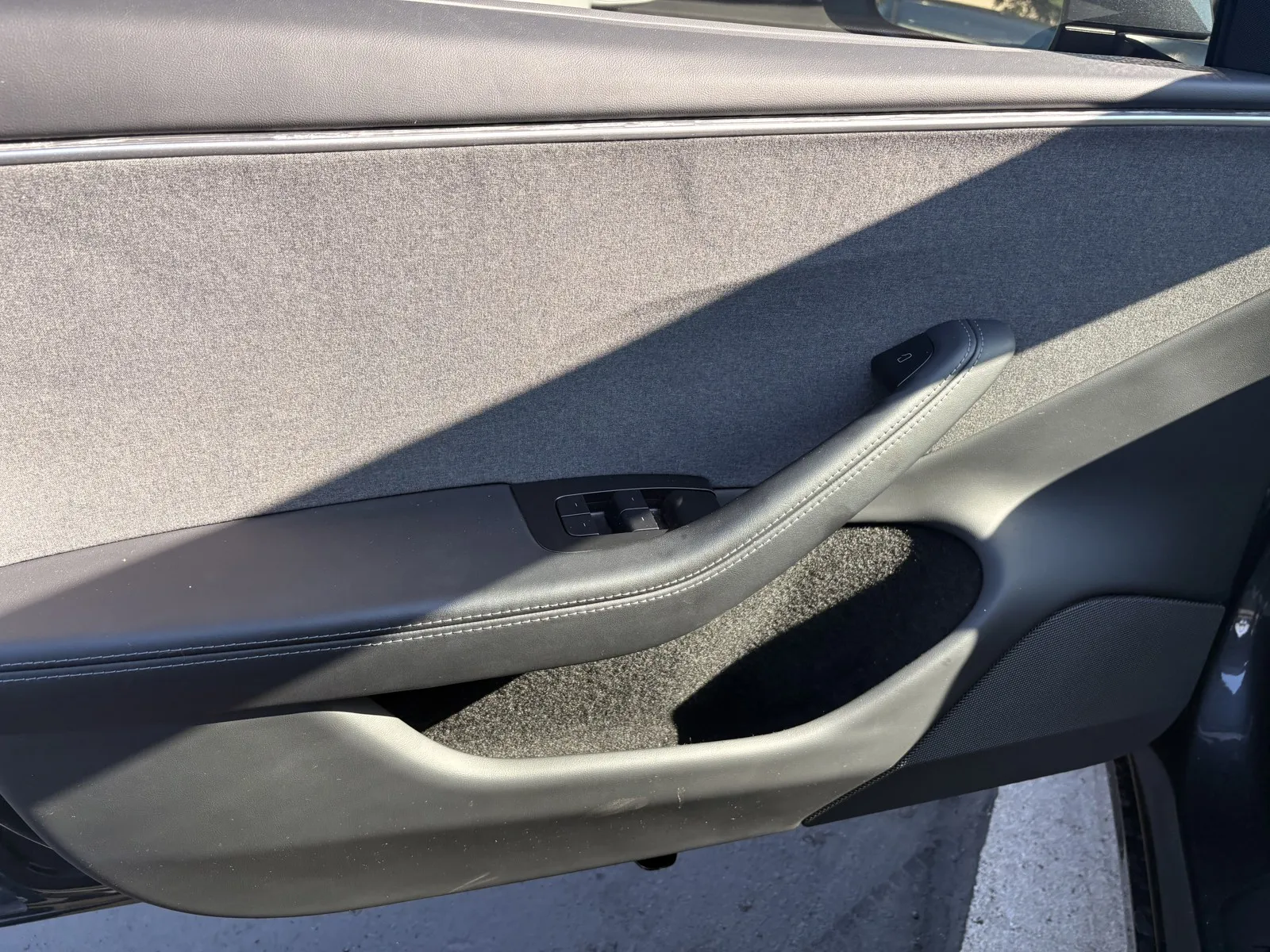 Tesla Model 3 photo 12