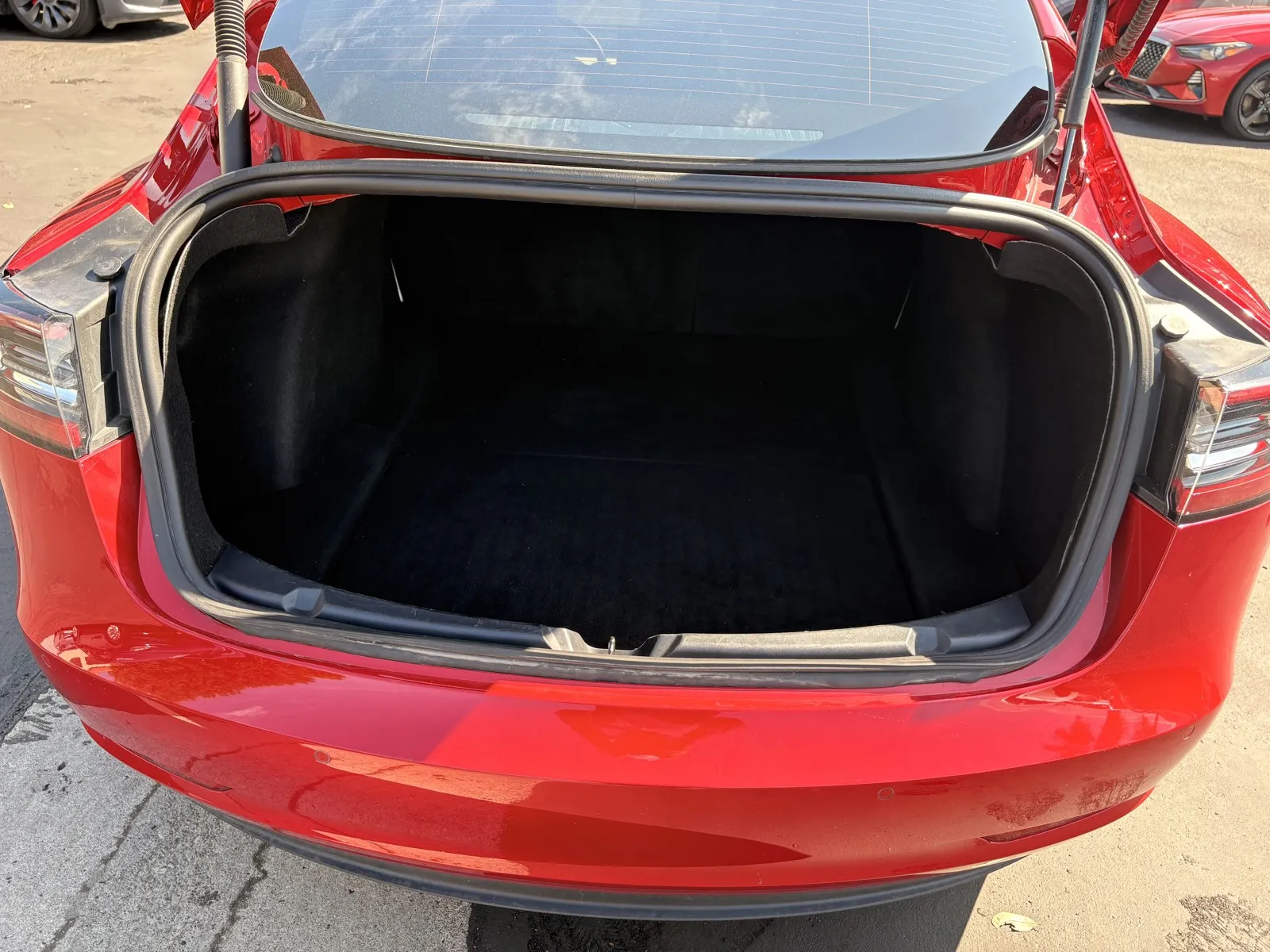 Tesla Model 3 photo 8