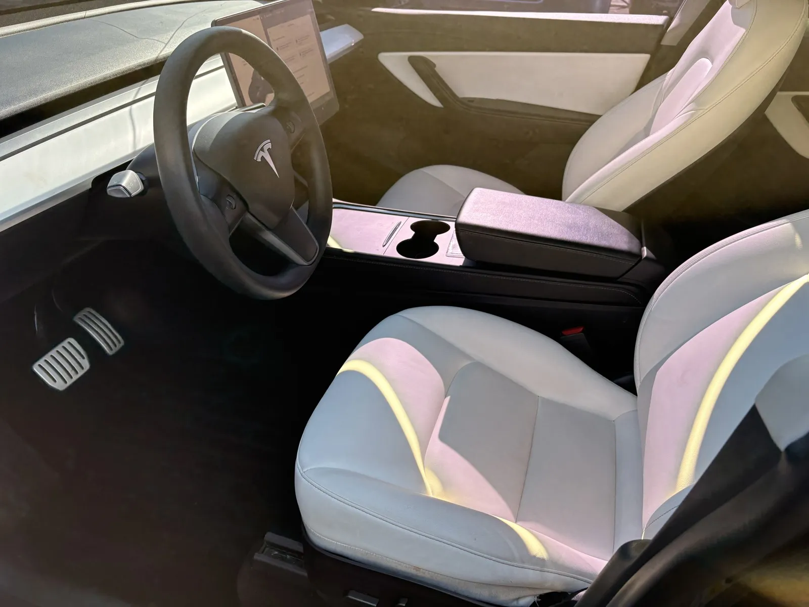 Tesla Model Y photo 11