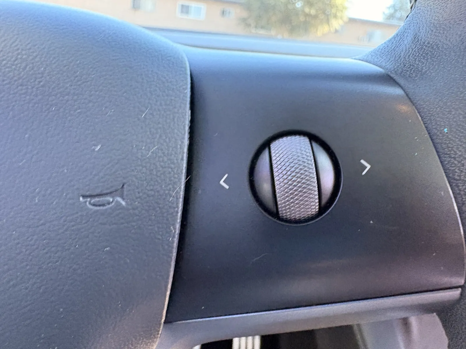 Tesla Model Y photo 17