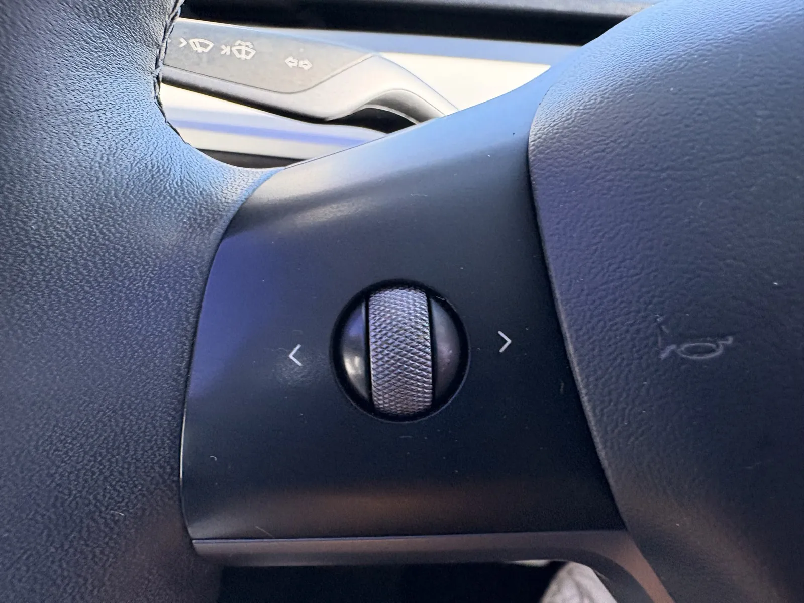 Tesla Model Y photo 18