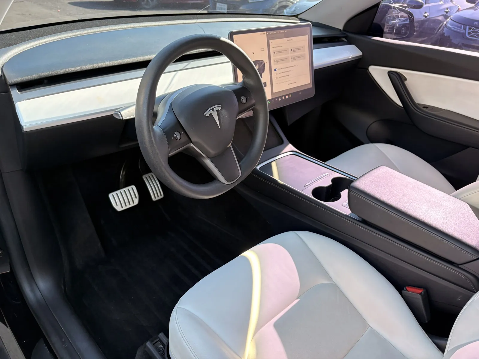 Tesla Model Y photo 10