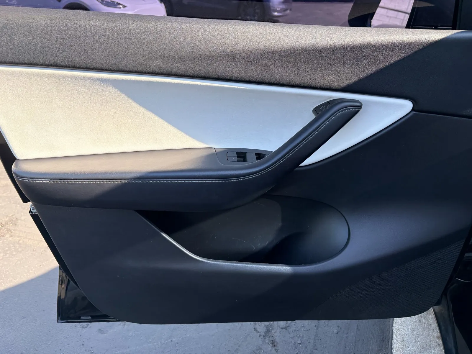 Tesla Model Y photo 12