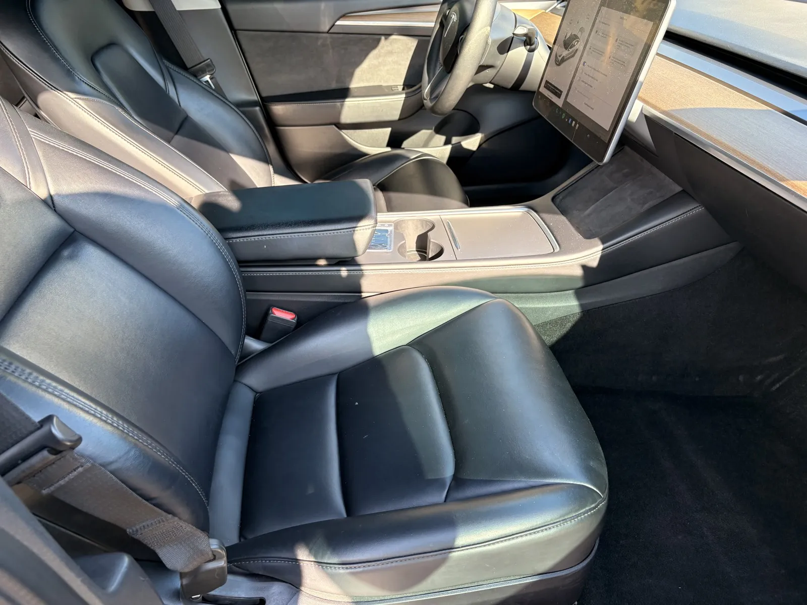 Tesla Model 3 photo 6
