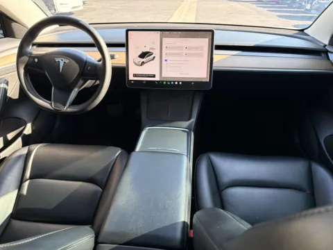 More photos of 2021 Tesla Model 3 Standard Range Plus at Premium Autos - El Monte, CA