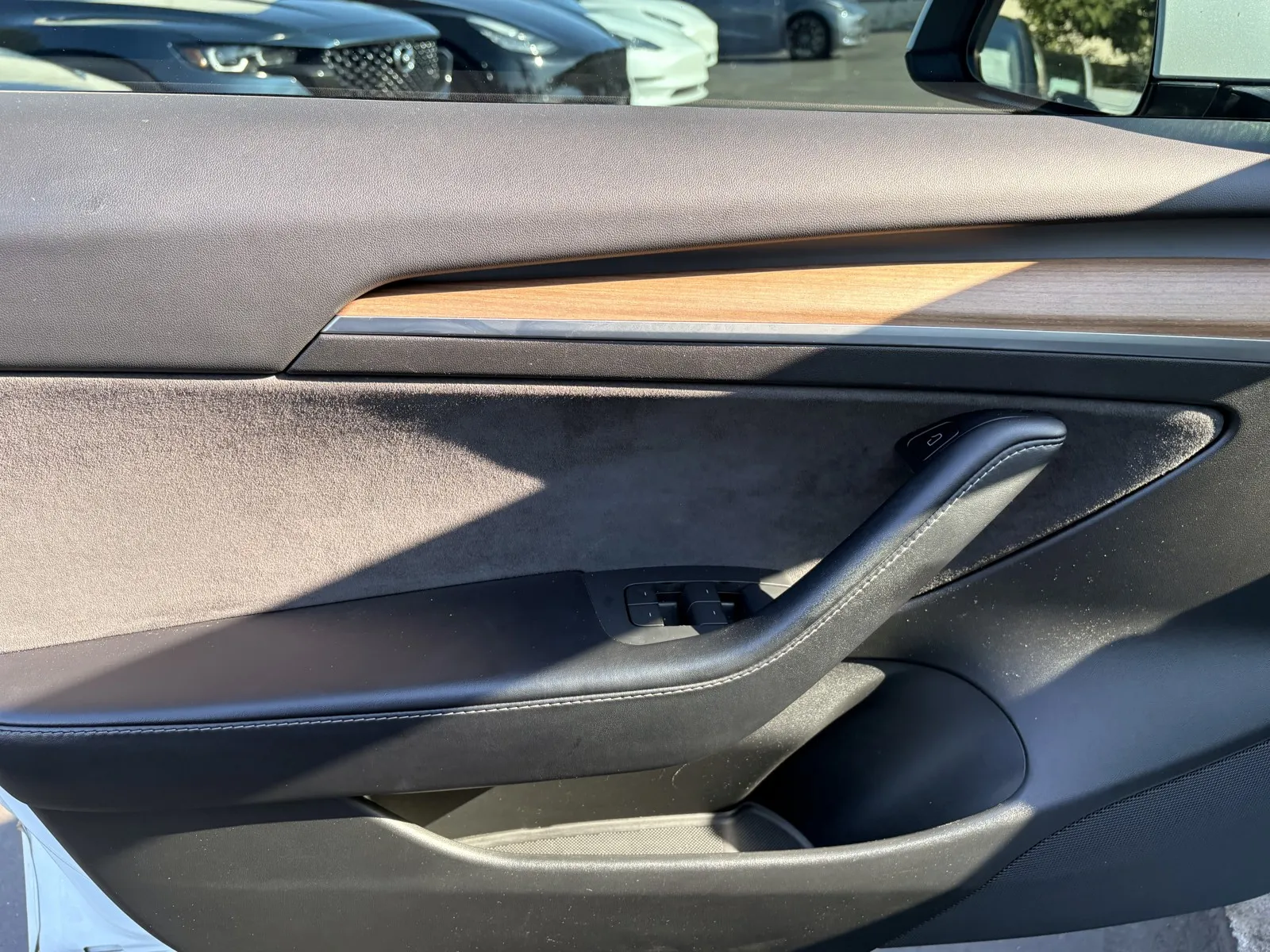 Tesla Model 3 photo 12