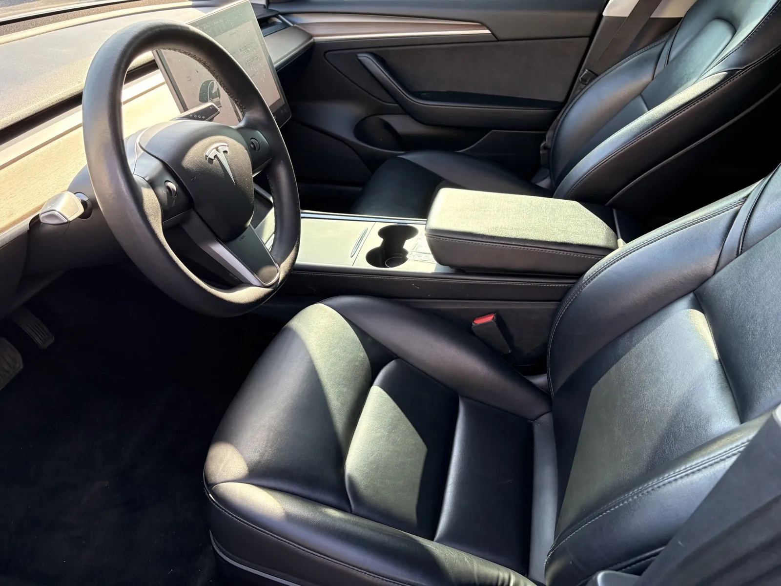 Tesla Model 3 photo 11
