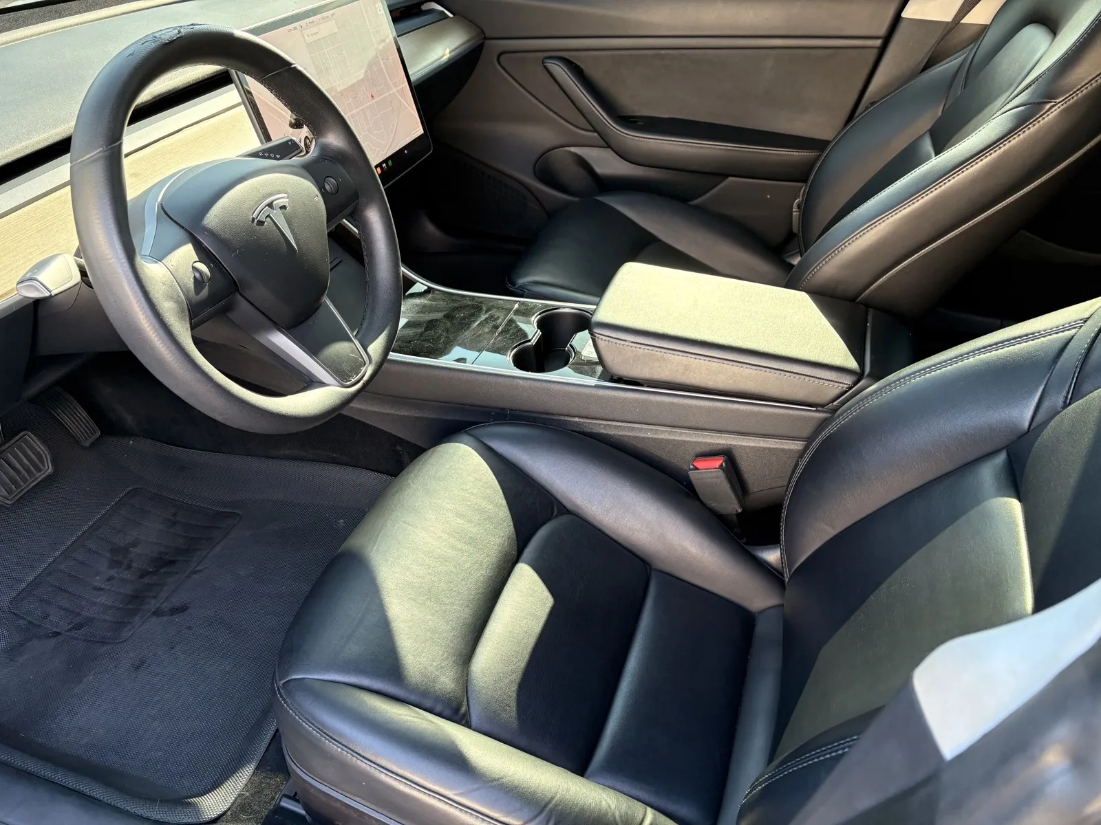 Tesla Model 3 photo 11