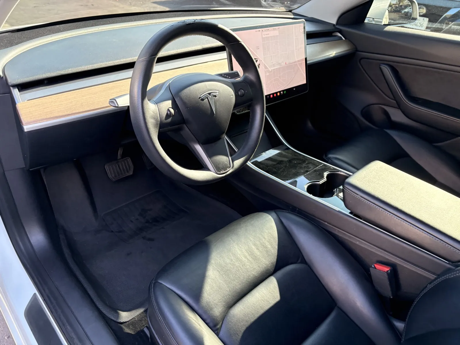 Tesla Model 3 photo 10