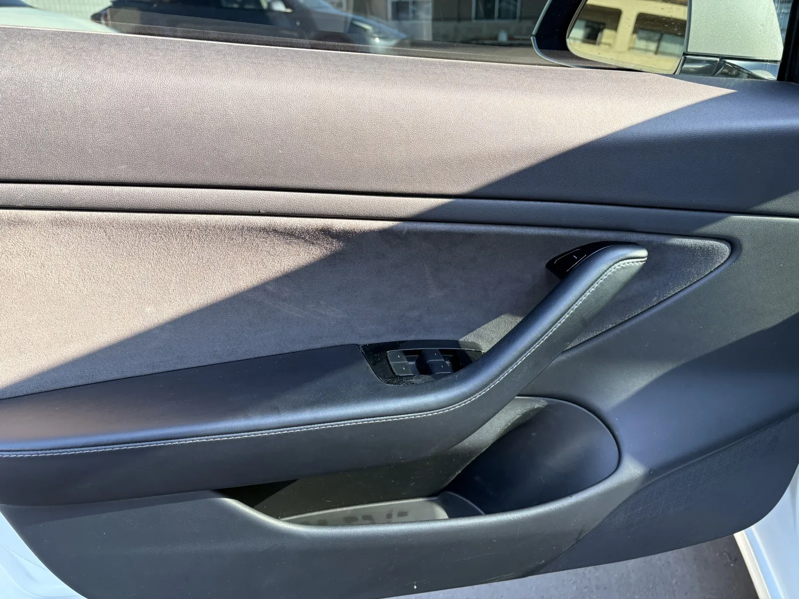 Tesla Model 3 photo 12