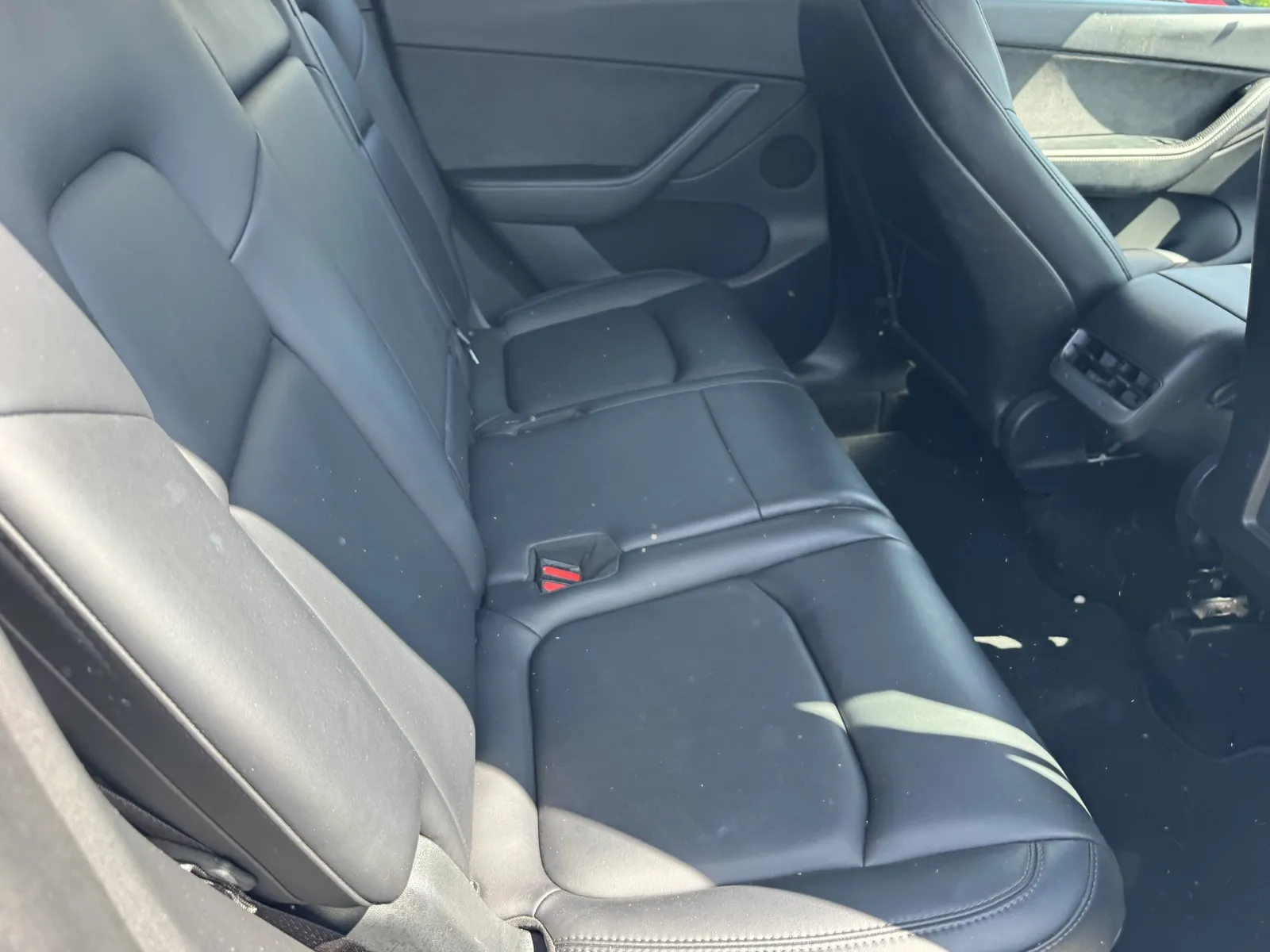 Tesla Model Y photo 8