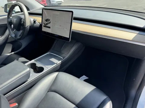 More photos of 2022 Tesla Model Y *AT EL MONTE Long Range at Premium Autos - El Monte, CA