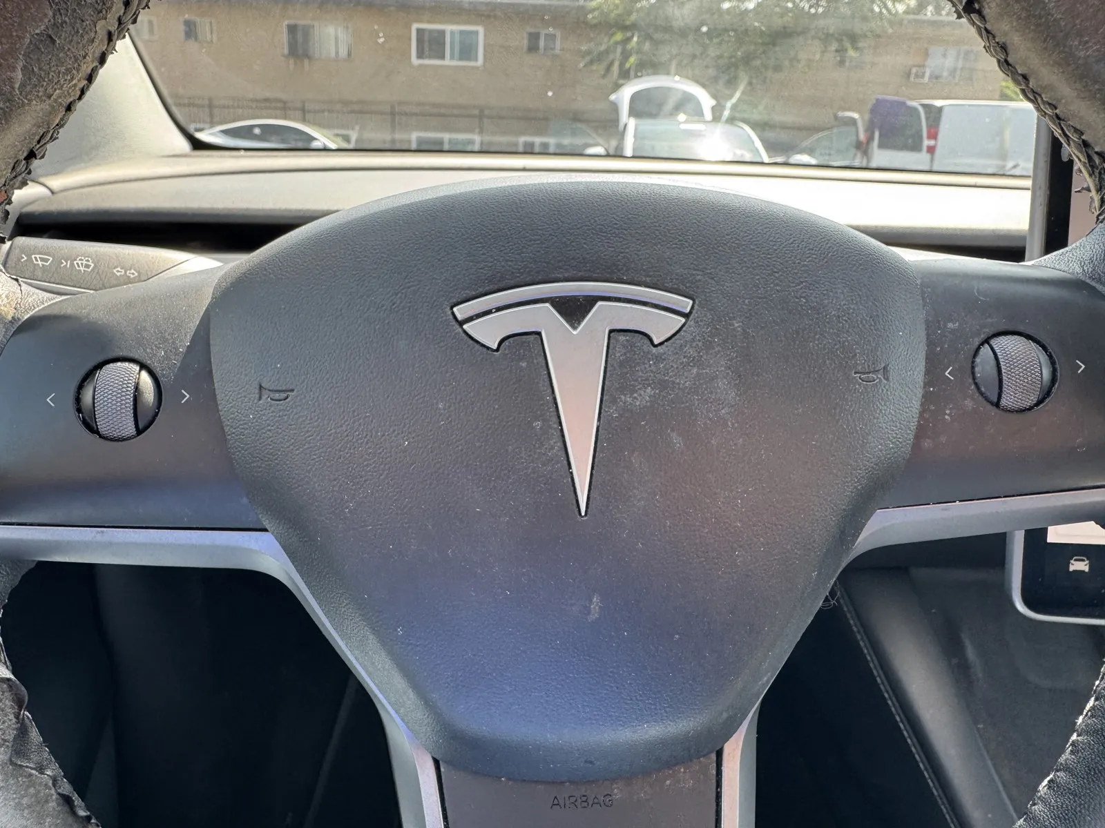 Tesla Model Y photo 18