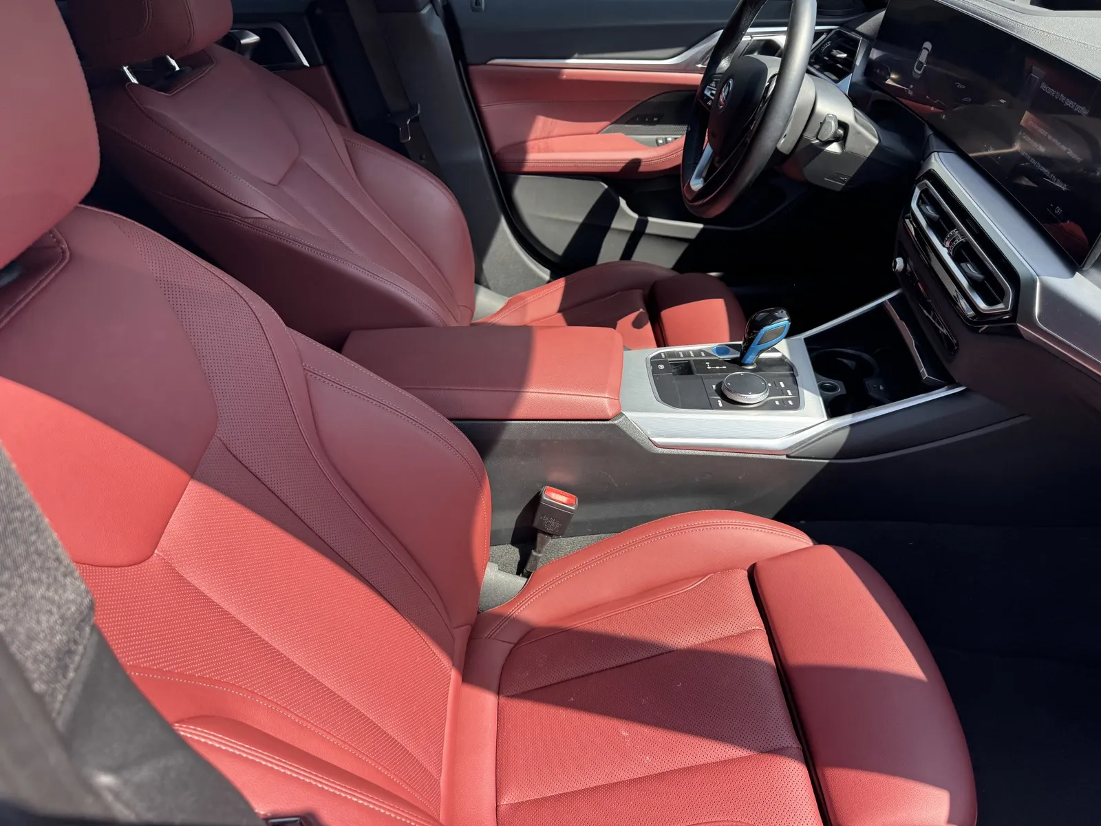 BMW i4 photo 6