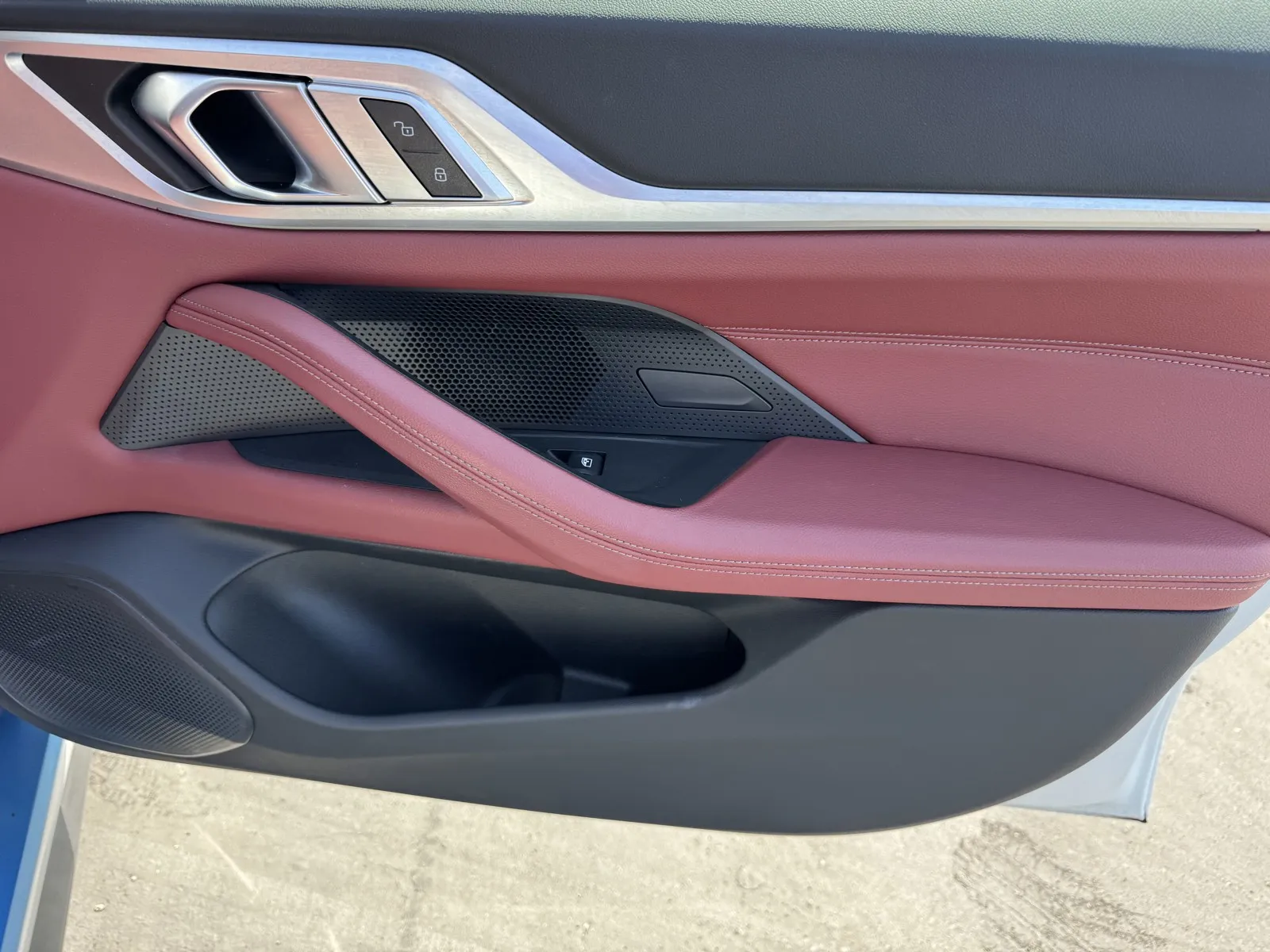 BMW i4 photo 7