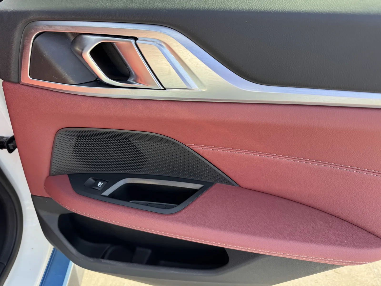BMW i4 photo 9