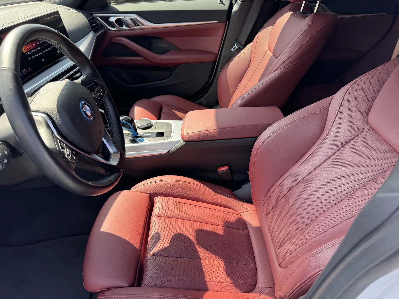 BMW i4 photo 12