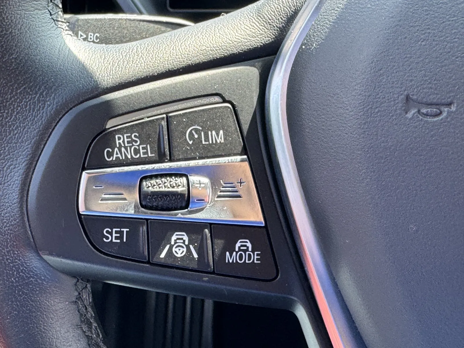 BMW i4 photo 17