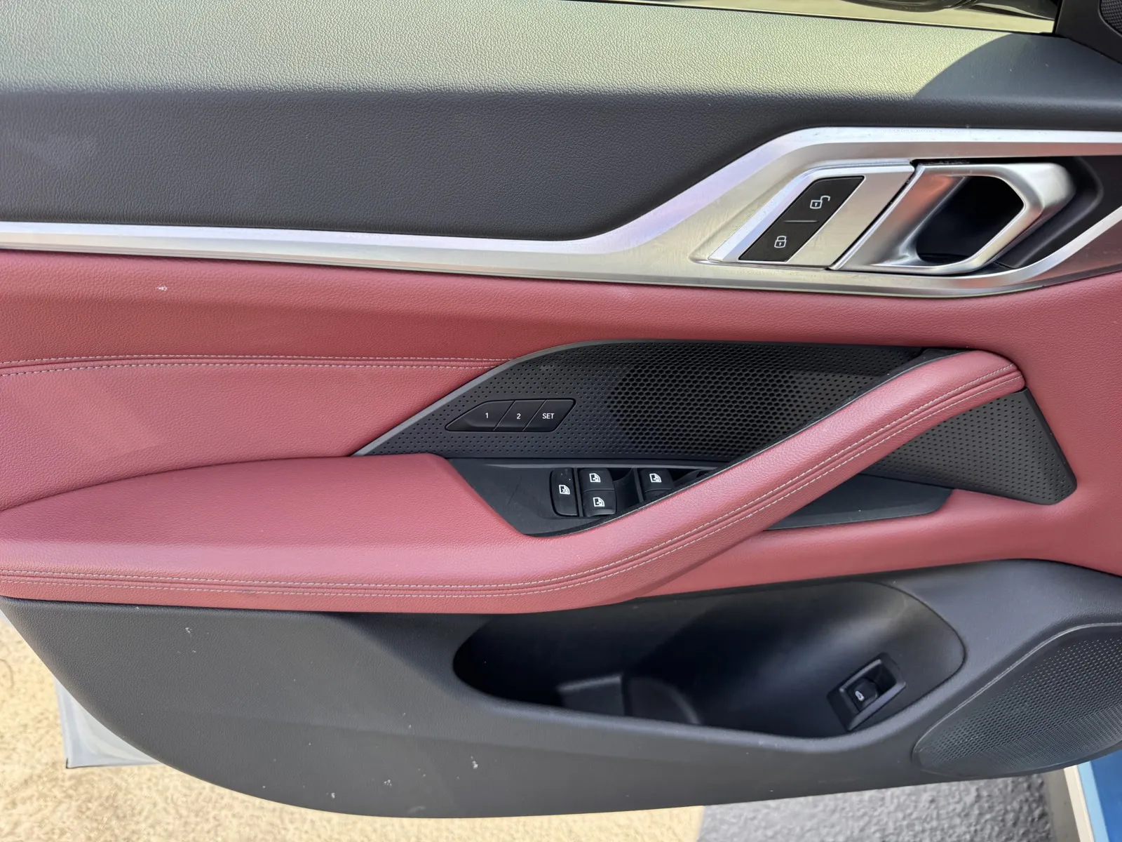 BMW i4 photo 13
