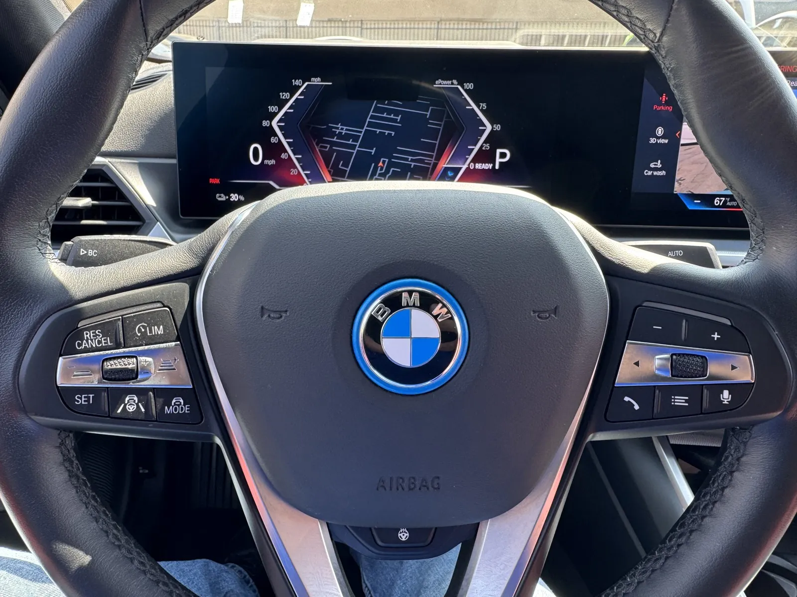 BMW i4 photo 19