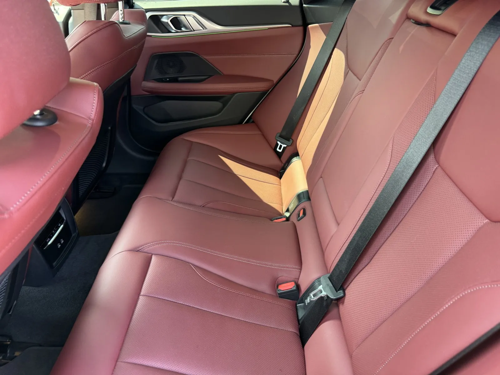 BMW i4 photo 10
