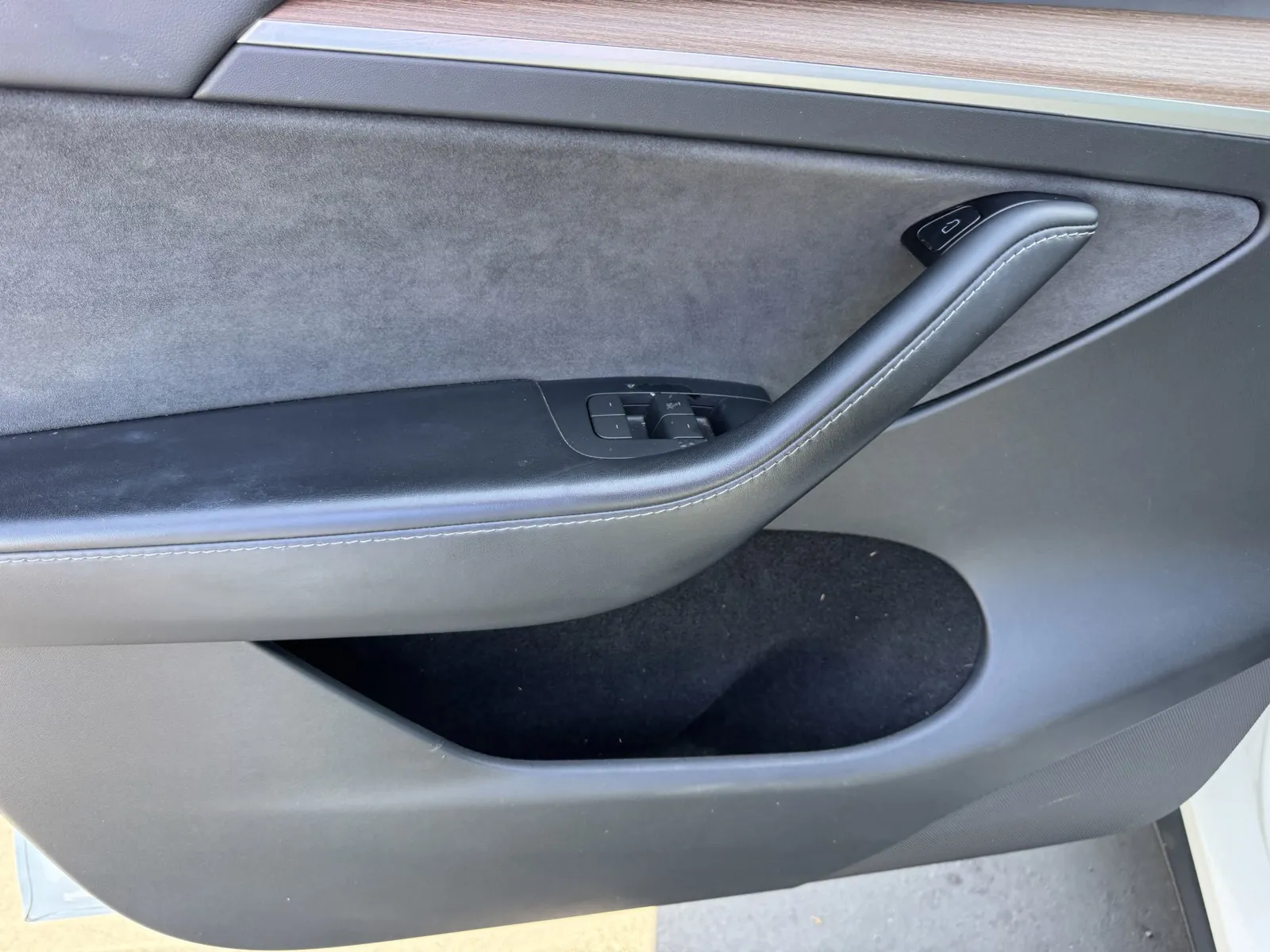Tesla Model Y photo 13
