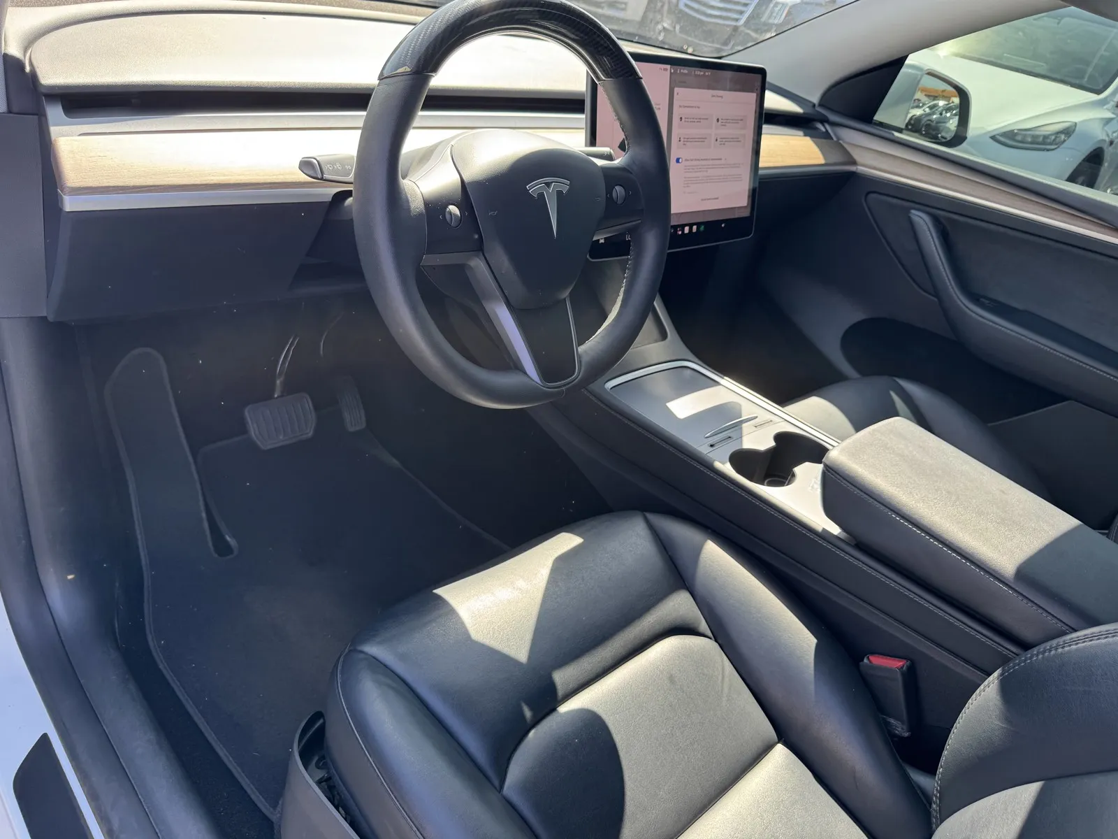 Tesla Model Y photo 11
