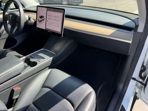 More photos of 2024 Tesla Model Y Long Range at Premium Autos - El Monte, CA