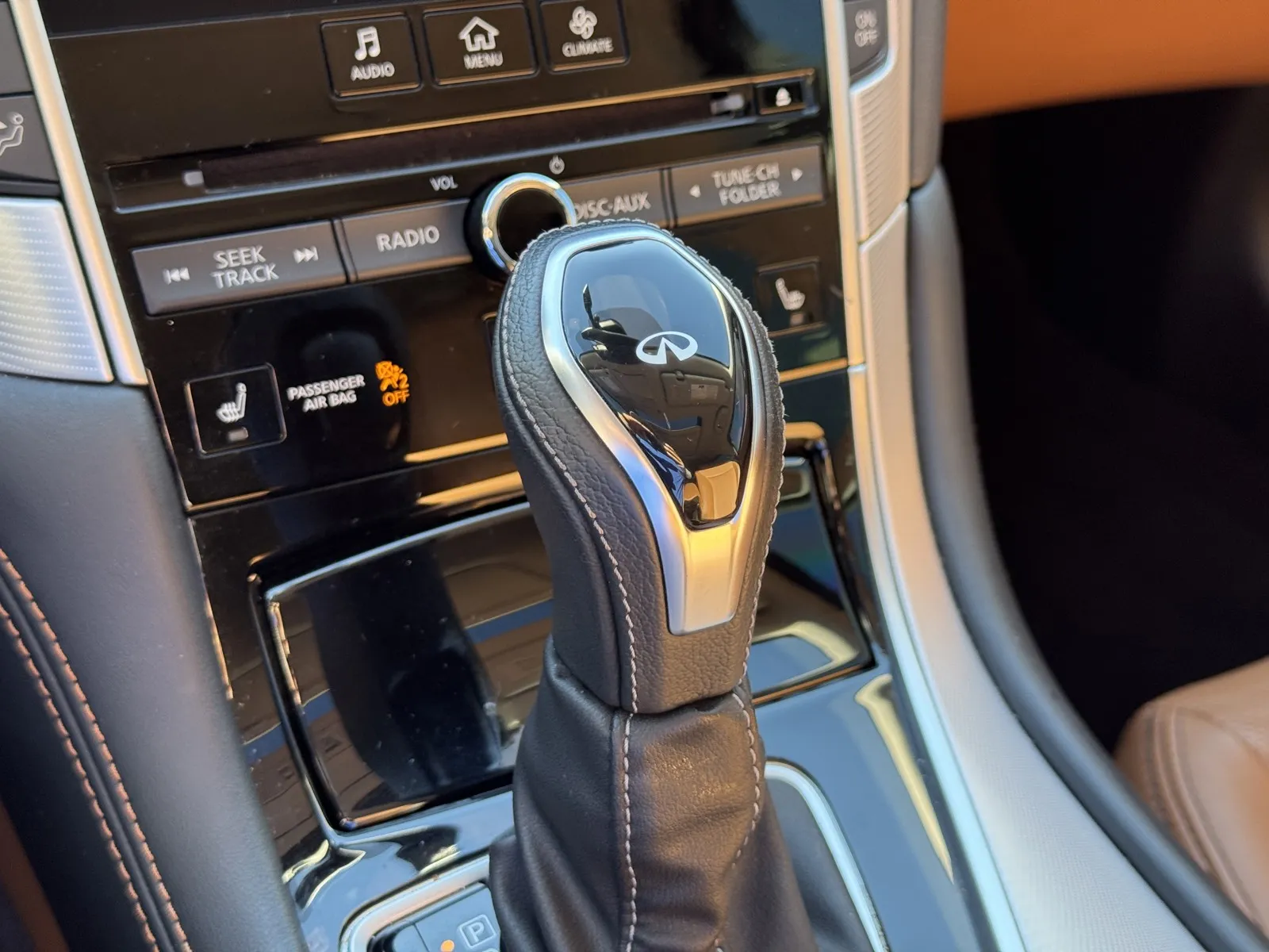 Infiniti Q50 photo 16