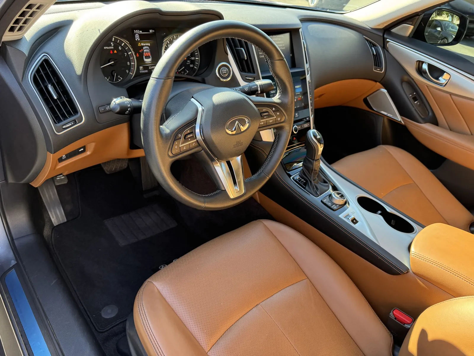 Infiniti Q50 photo 10
