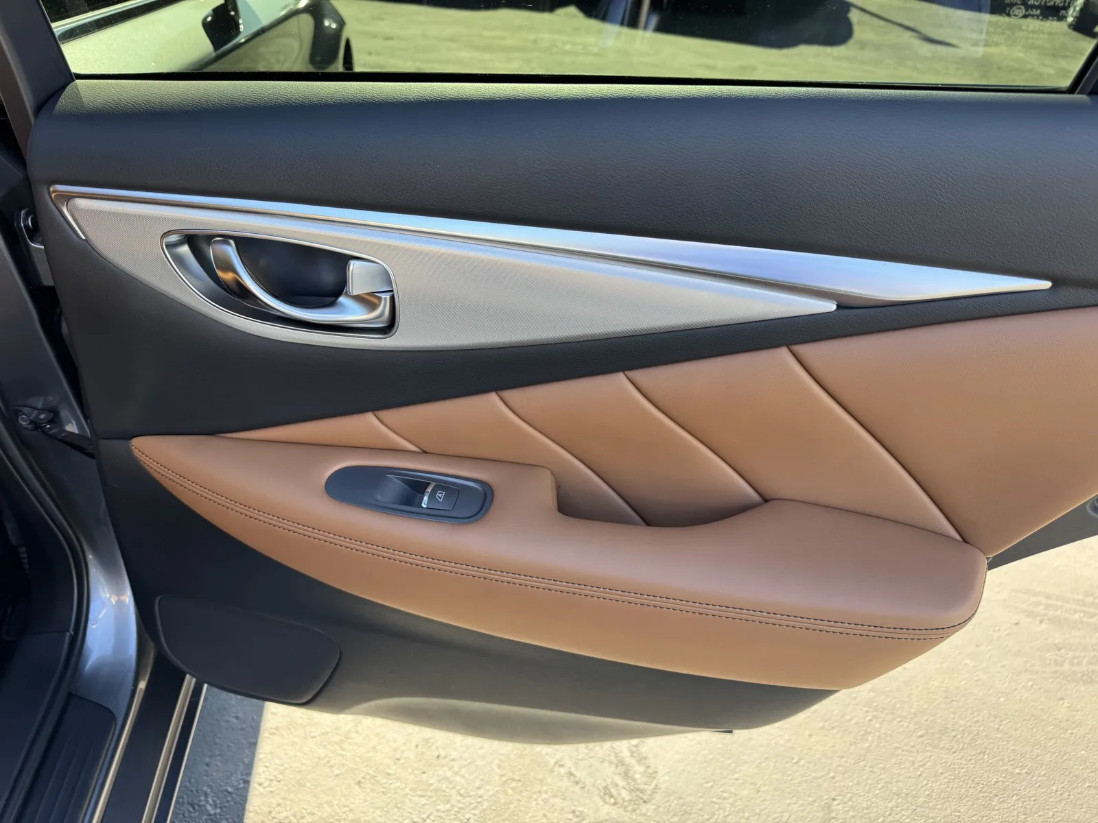 Infiniti Q50 photo 8