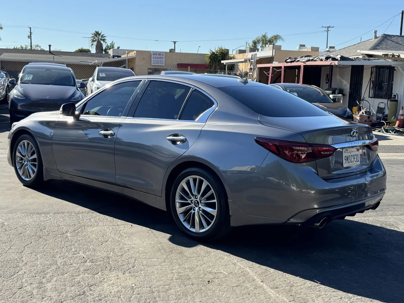 Infiniti Q50 photo 2