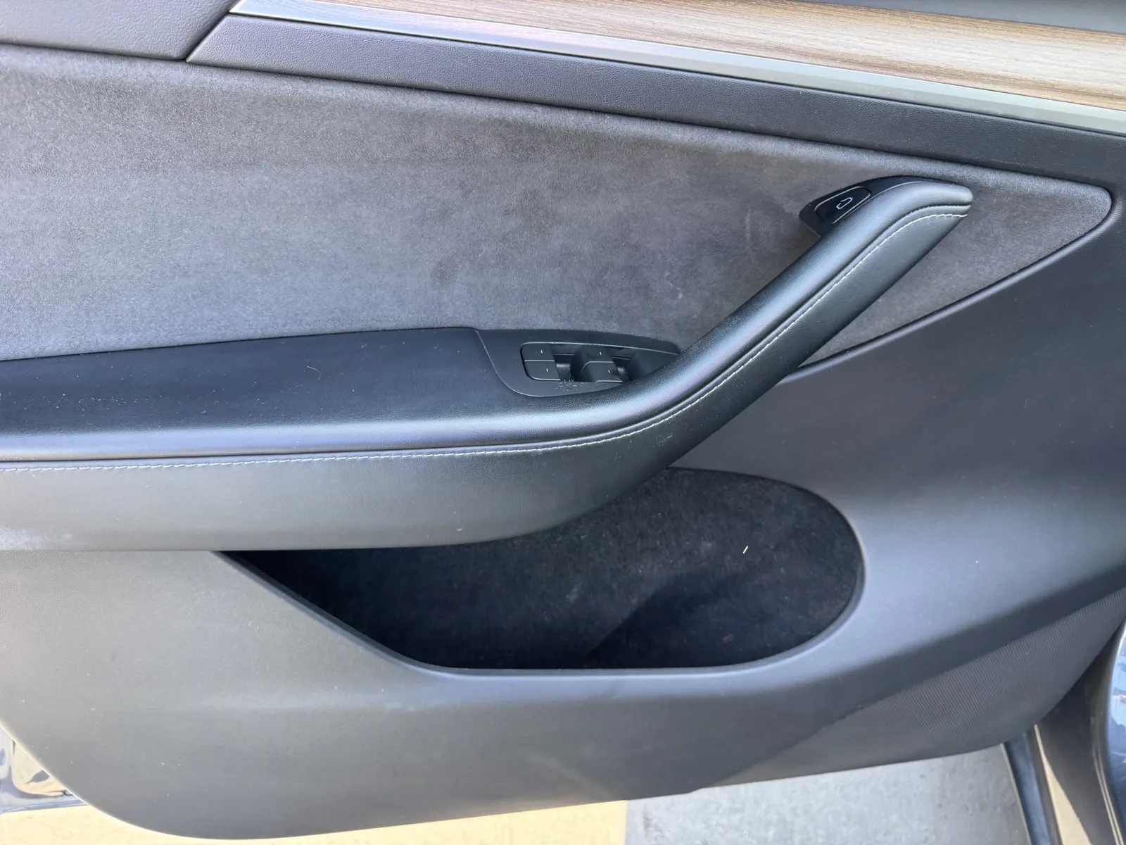 Tesla Model Y photo 13