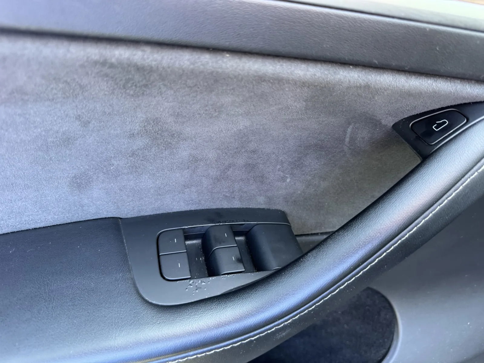Tesla Model Y photo 14