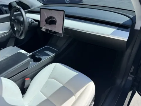 More photos of 2022 Tesla Model Y Performance at Premium Autos - El Monte, CA