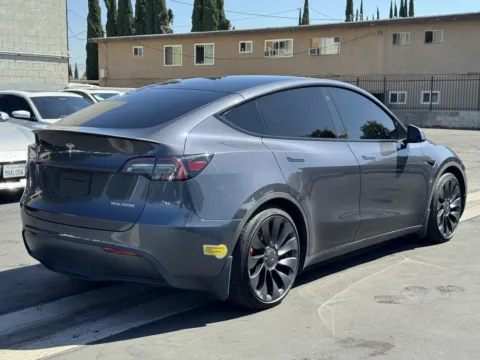 More photos of 2022 Tesla Model Y Performance at Premium Autos - El Monte, CA