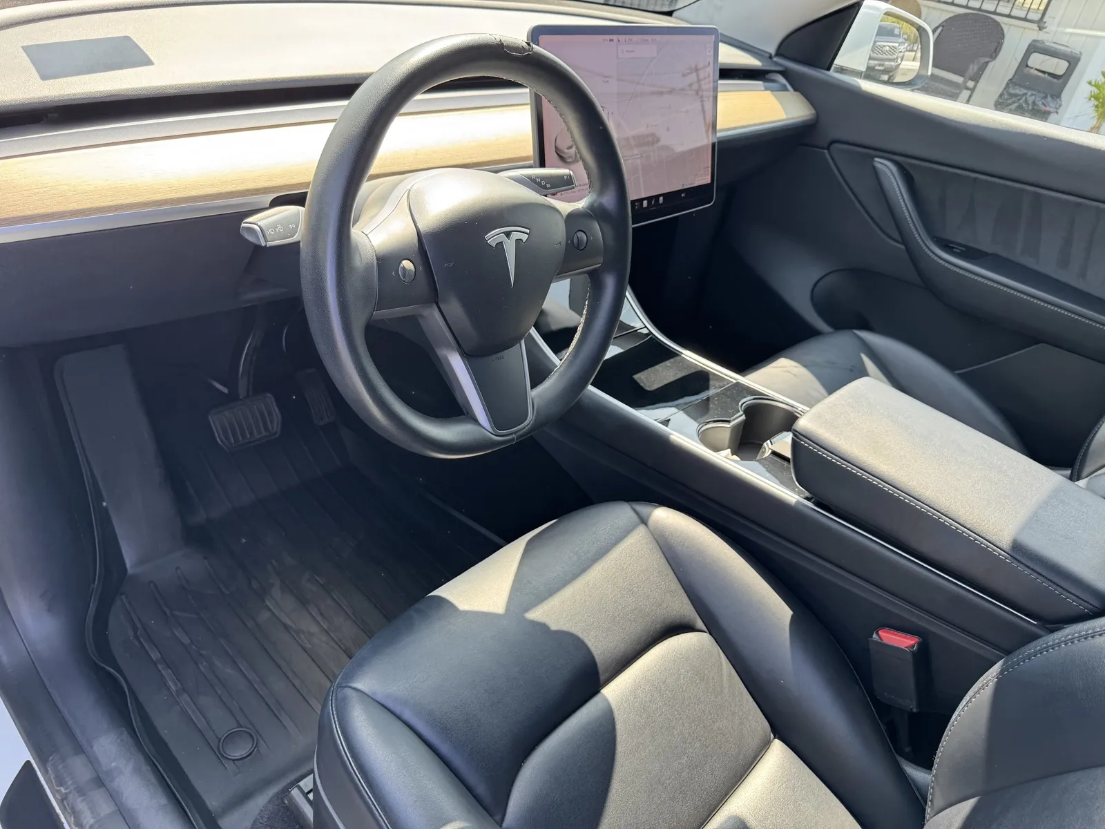 Tesla Model Y photo 11