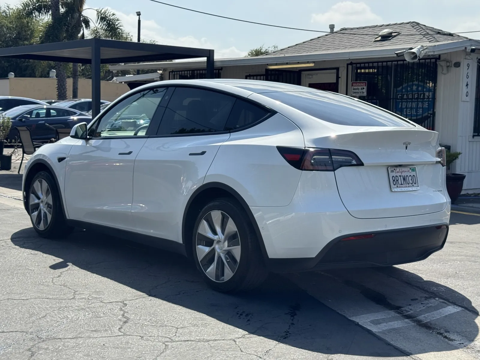 Tesla Model Y photo 2