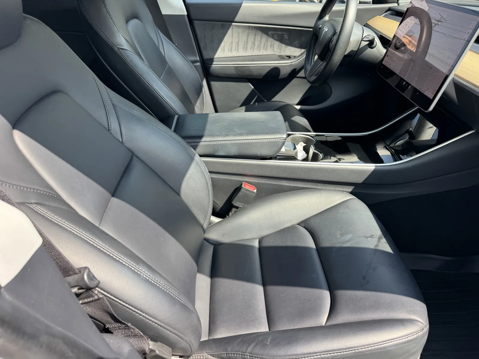 Tesla Model Y photo 6