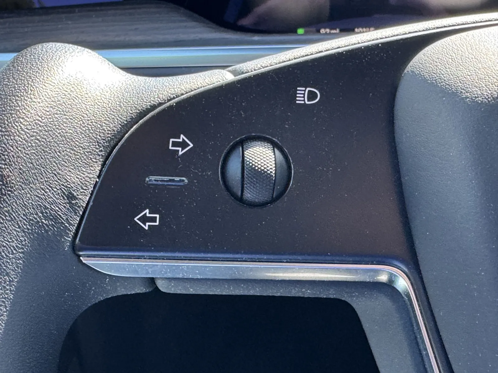 Tesla Model X photo 17