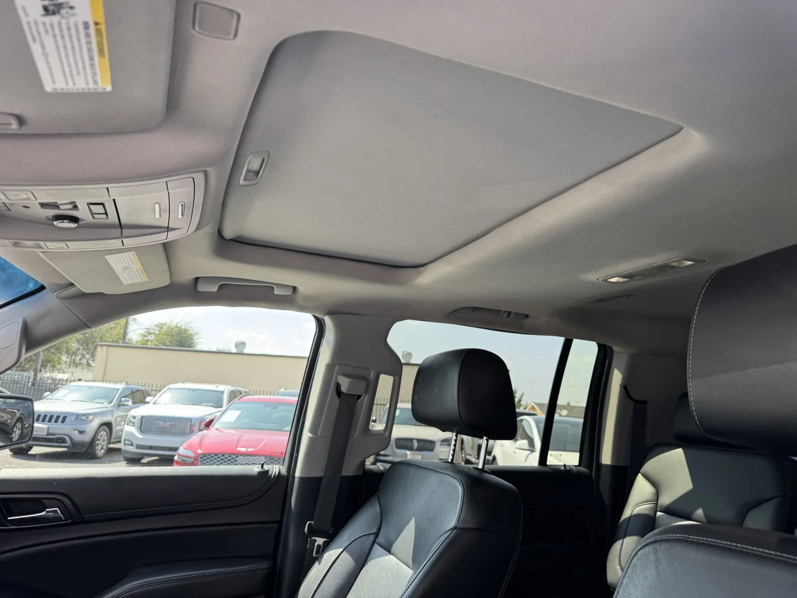 Chevrolet Suburban photo 14