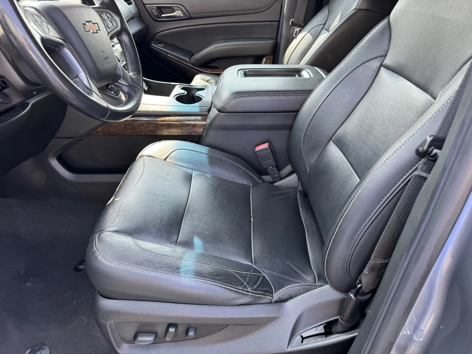 Chevrolet Suburban photo 13