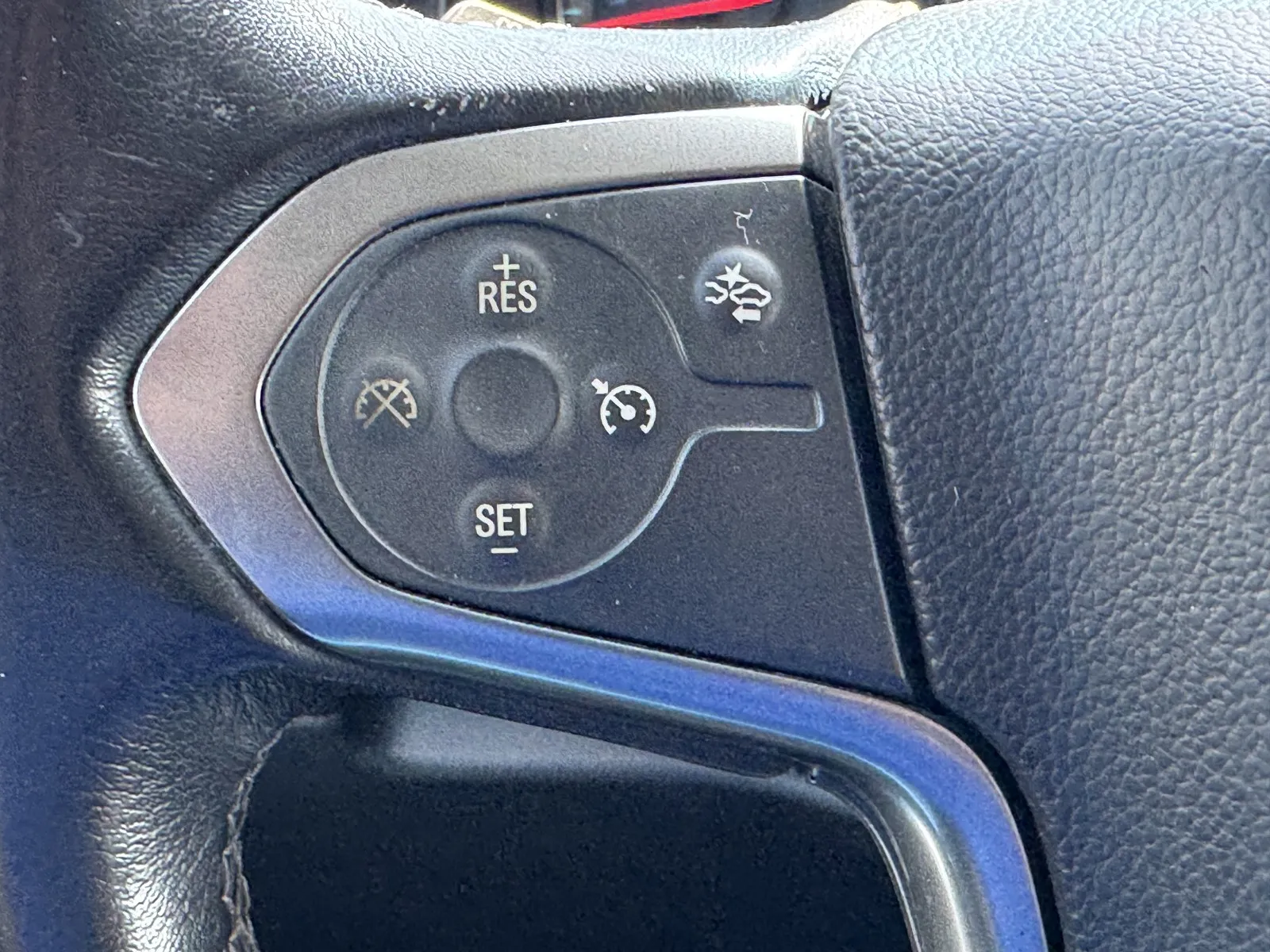 Chevrolet Suburban photo 18