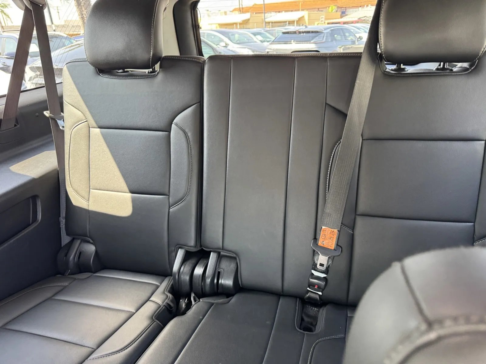 Chevrolet Suburban photo 11