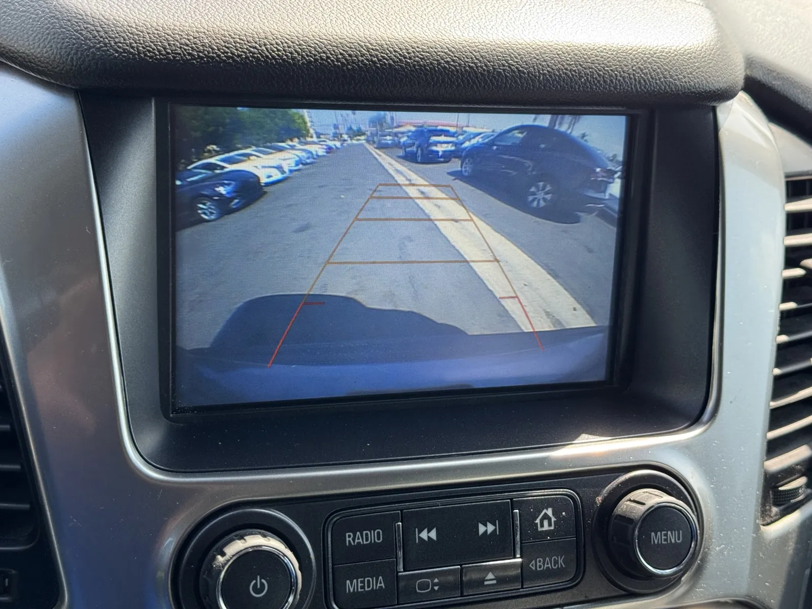 Chevrolet Suburban photo 15