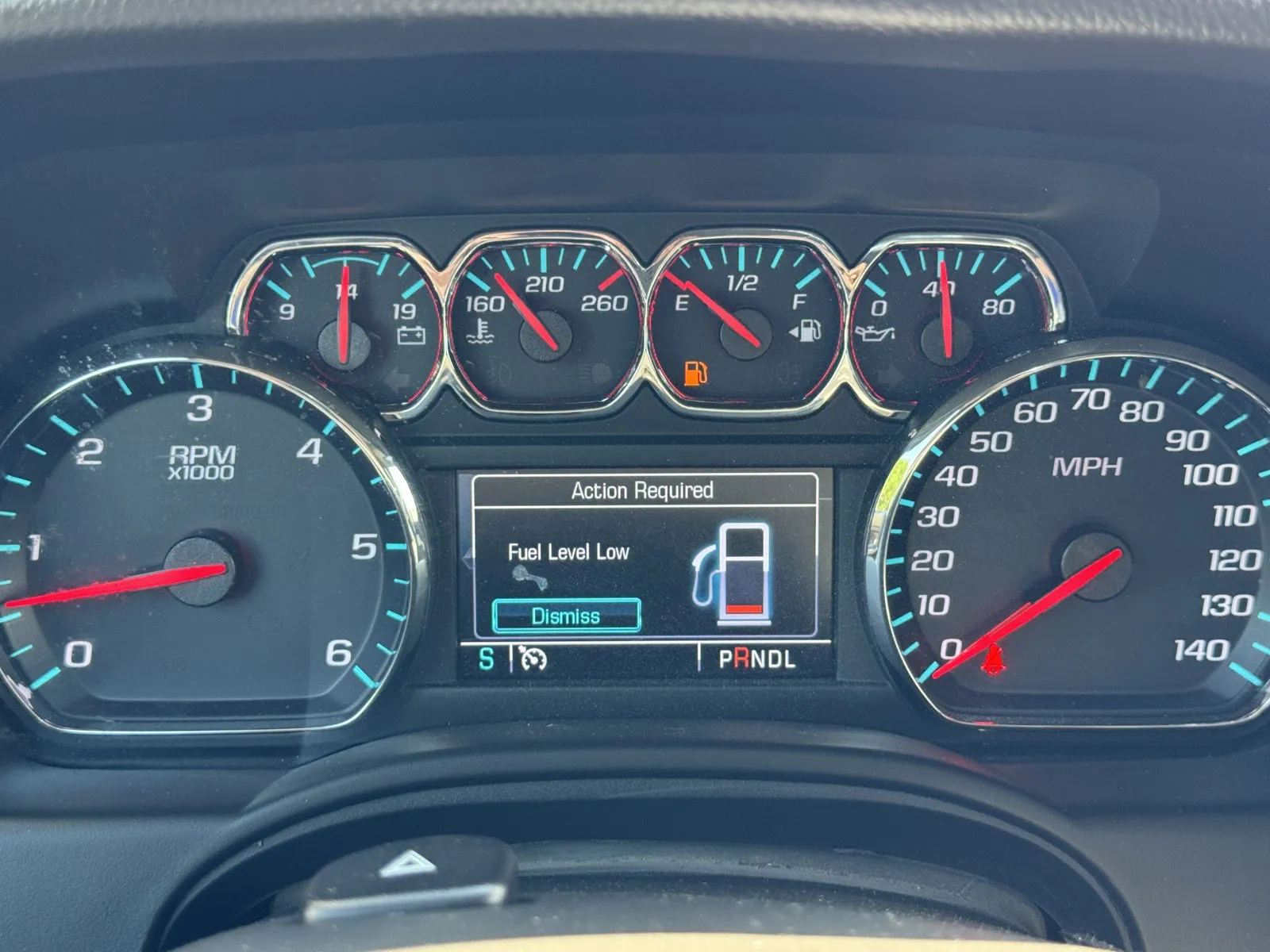 Chevrolet Suburban photo 19