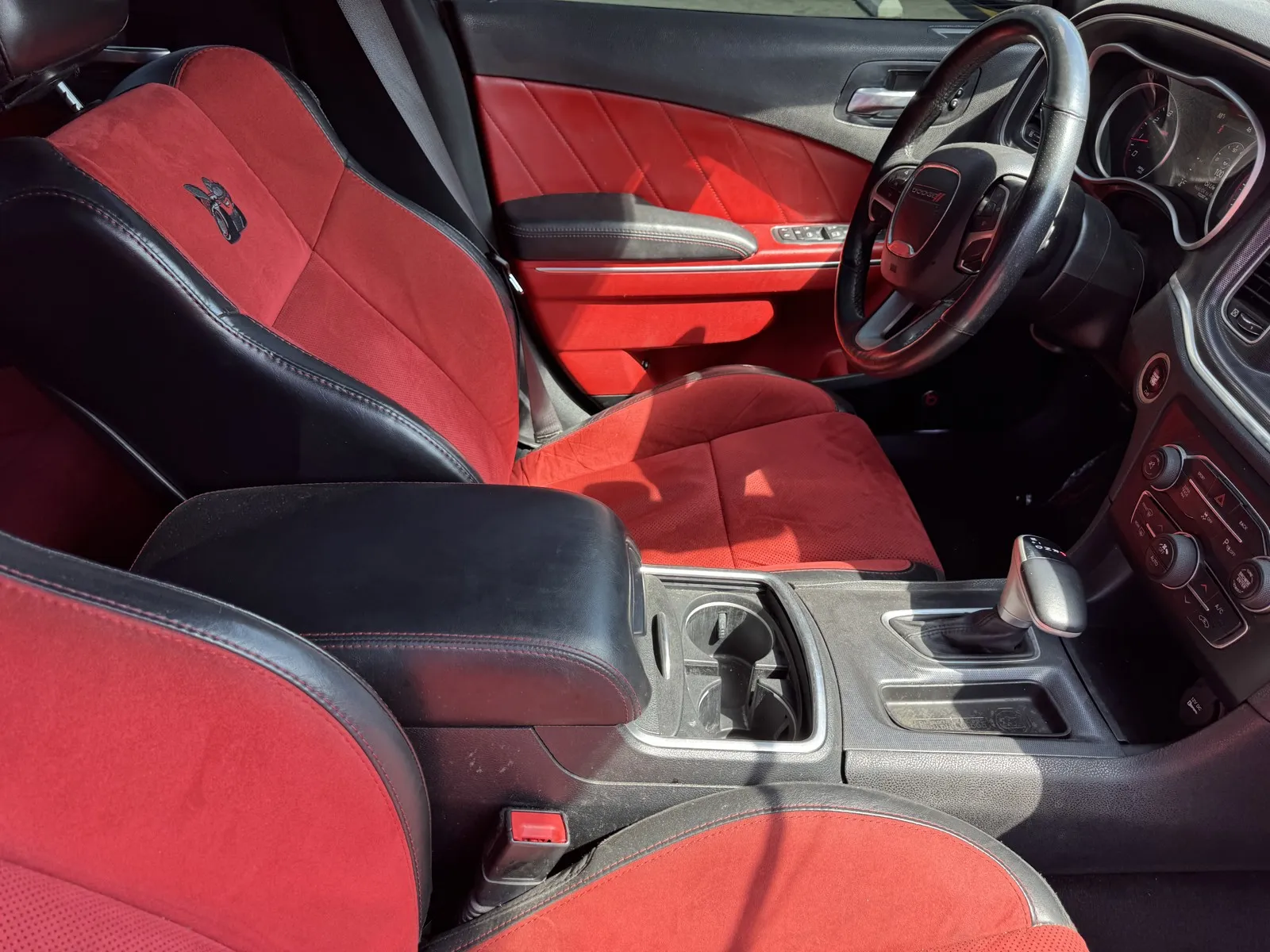 Dodge Charger photo 6