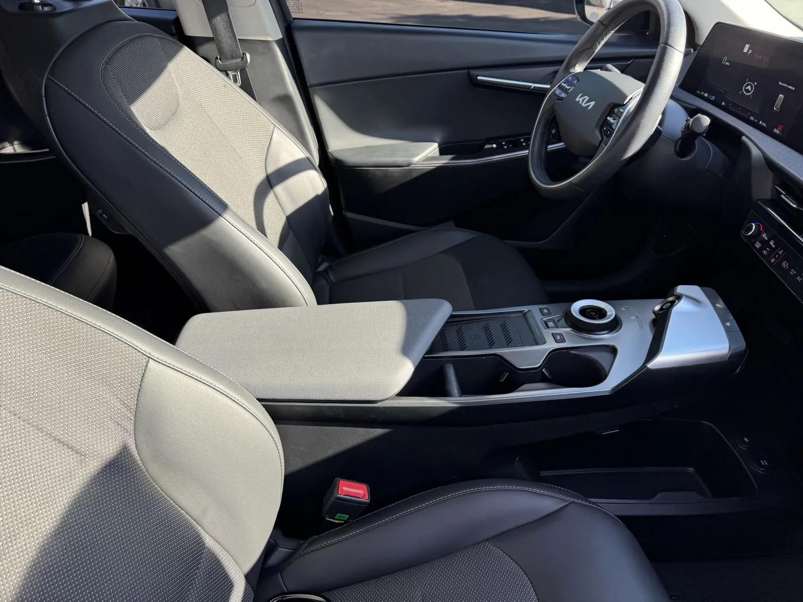 Kia EV6 photo 6