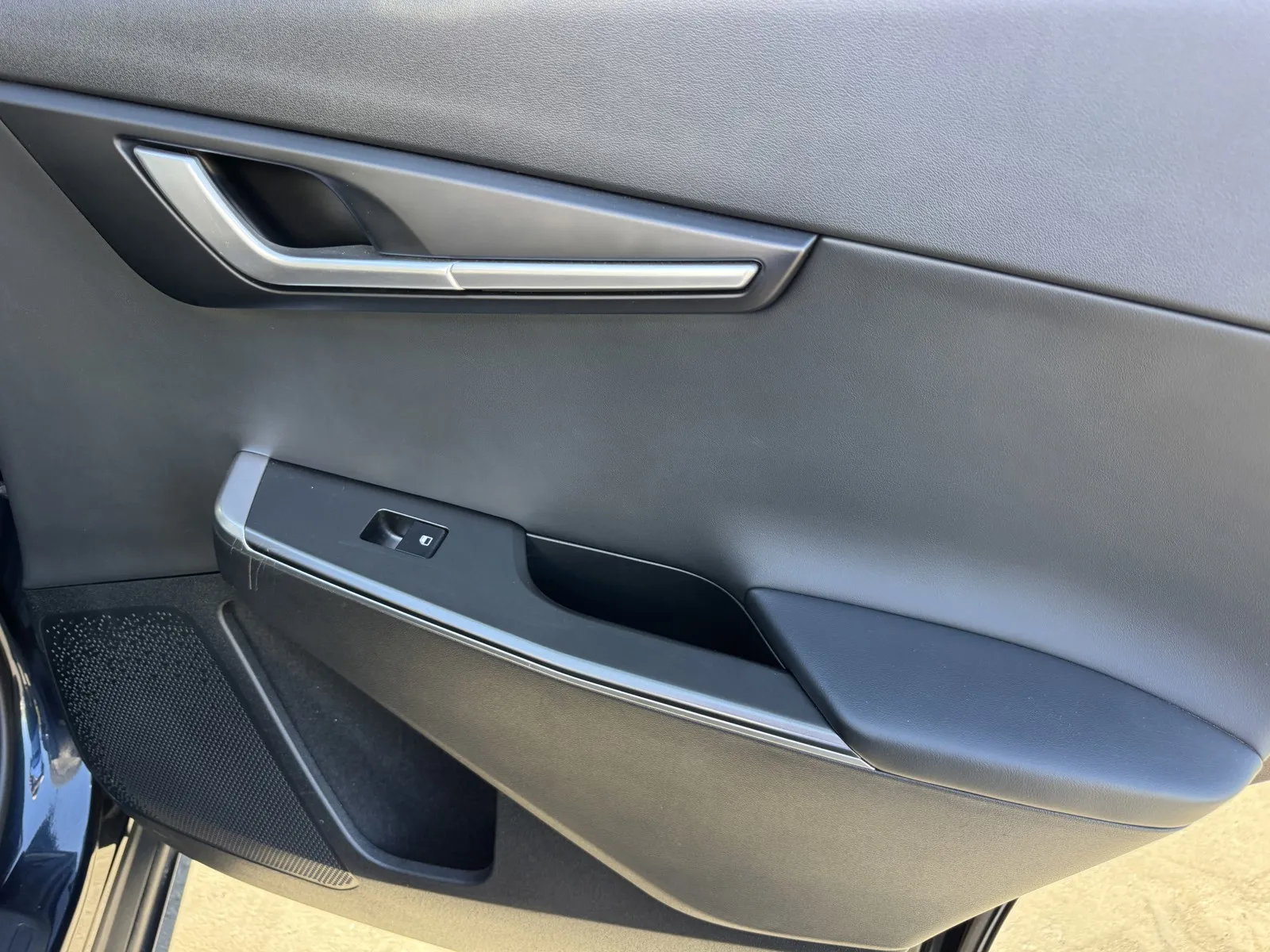 Kia EV6 photo 8